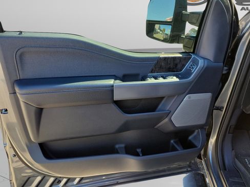 Used 2024 Ford F250 Lariat w/ Sport Appearance Package image 6