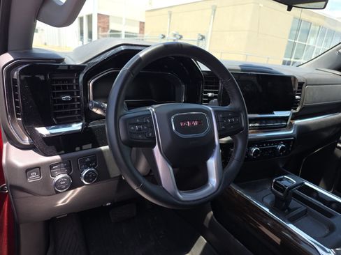 Used 2024 GMC Sierra 1500 Elevation w/ Preferred Package AWD/4WD image 11