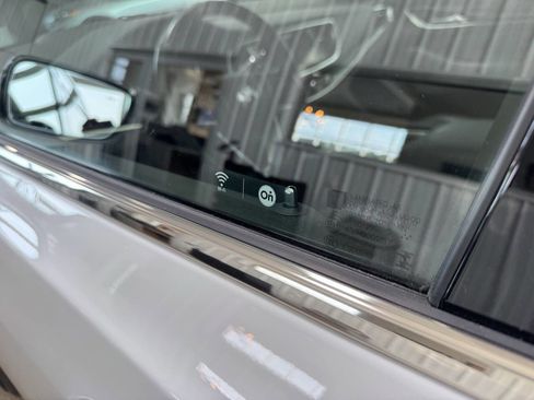 Used 2024 Buick Enclave Premium image 44