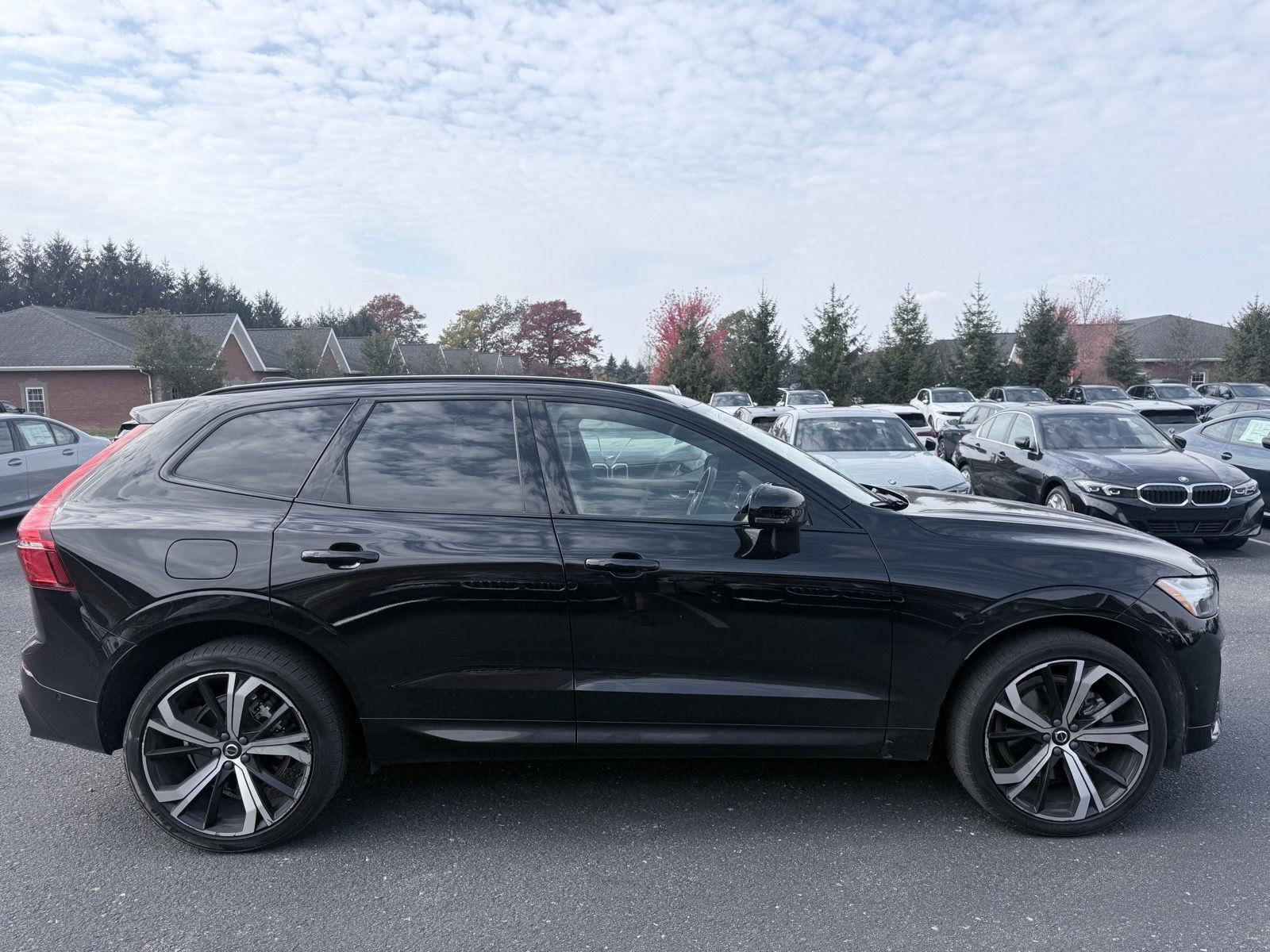 Used 2023 Volvo XC60 B6 Ultimate w/ Climate Package AWD/4WD image 9