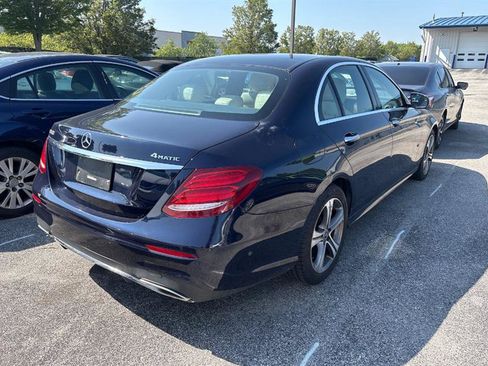 Used 2020 Mercedes-Benz E 350 4MATIC Sedan image 9