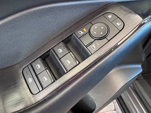 Used 2024 Nissan Rogue S FWD image 10
