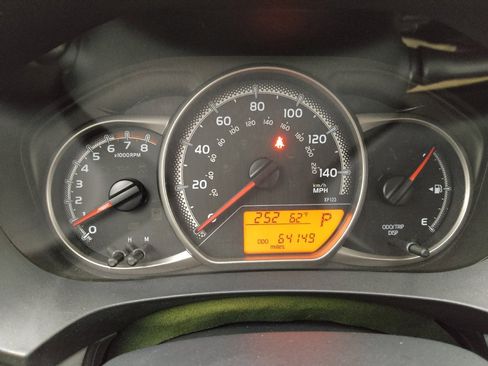 Used 2017 Toyota Yaris L image 23