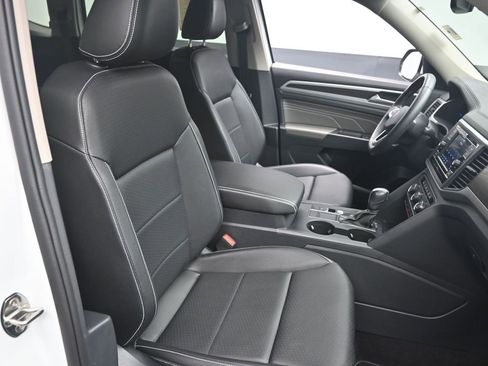 Certified 2023 Volkswagen Atlas SE image 28