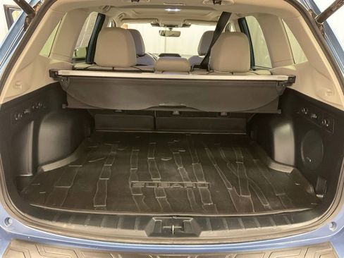 Used 2024 Subaru Forester Limited w/ Convenience Package image 25