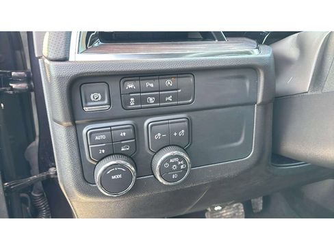 Used 2025 Chevrolet Tahoe Premier image 21
