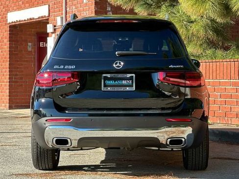Certified 2025 Mercedes-Benz GLB 250 4MATIC image 5