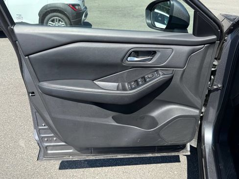 Used 2025 Nissan Rogue SV AWD/4WD image 25