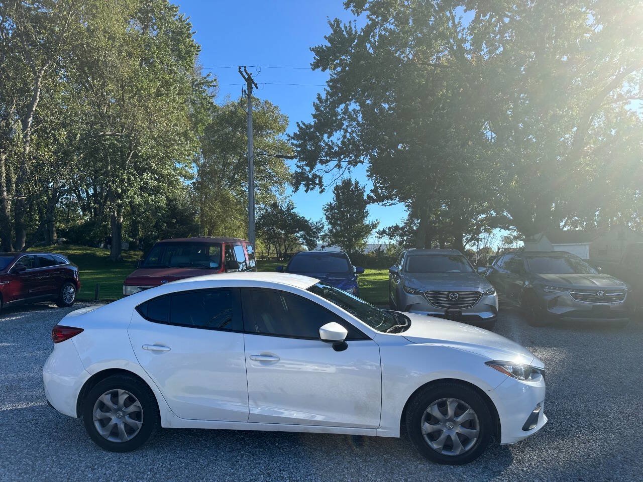 Used 2015 MAZDA MAZDA3 i Sport FWD image 2