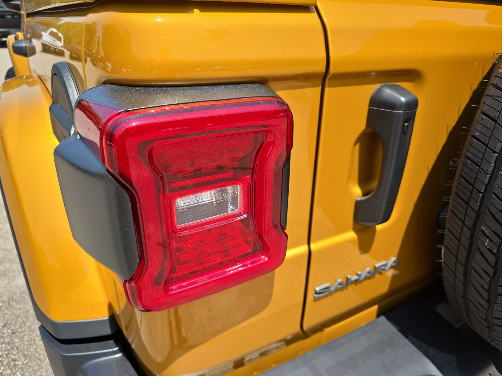 New 2026 Jeep Wrangler Unlimited Sahara AWD/4WD image 34