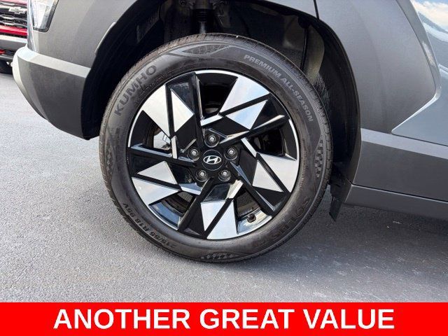 Used 2025 Hyundai Kona SEL FWD image 7