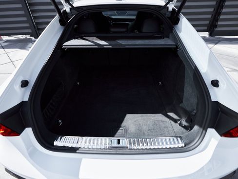 Used 2024 Audi RS 7 Performance w/ Black Optic Package image 19