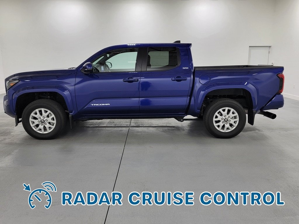 Used 2025 Toyota Tacoma SR5 AWD/4WD image 5