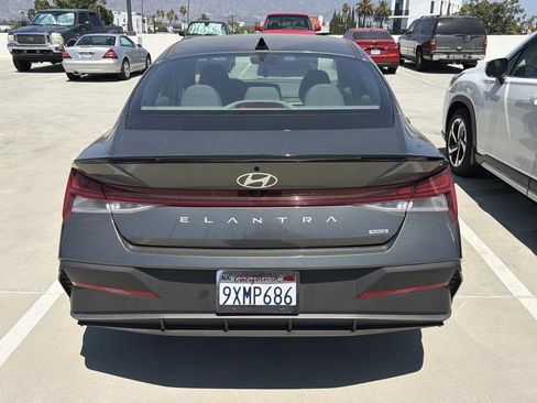 Used 2025 Hyundai Elantra SEL FWD image 10