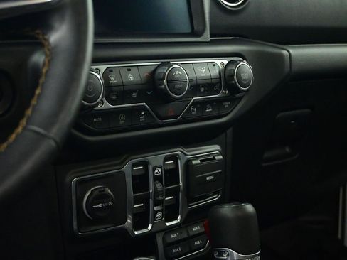 Used 2021 Jeep Wrangler Unlimited Sahara image 26