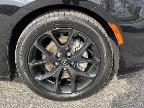 Used 2025 Chrysler Pacifica Limited image 55