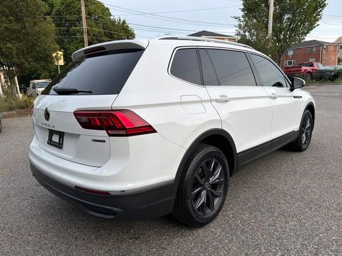 Used 2022 Volkswagen Tiguan SE w/ Panoramic Sunroof Package AWD/4WD image 6