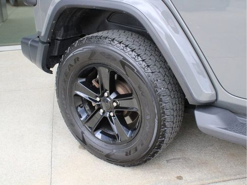 Certified 2021 Jeep Wrangler Unlimited Sahara AWD/4WD image 39