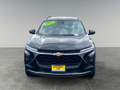 Used 2024 Chevrolet Trax LT FWD image 8