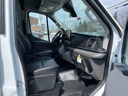New 2026 Ford Transit 250 148 Medium Roof RWD image 4