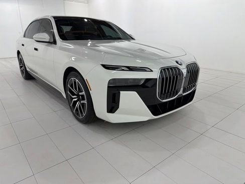 Certified 2023 BMW 760i xDrive w/ Parking Assistance Package AWD/4WD image 5