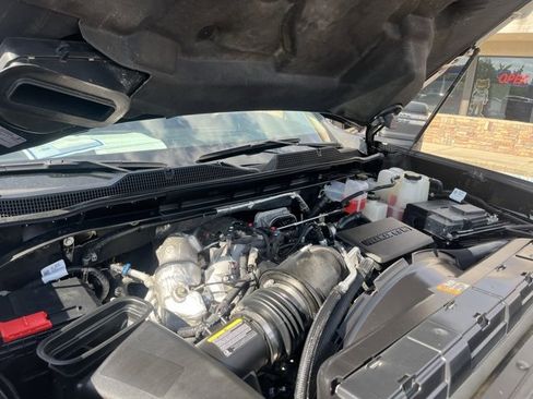 Used 2024 Chevrolet Silverado 2500 LT image 10