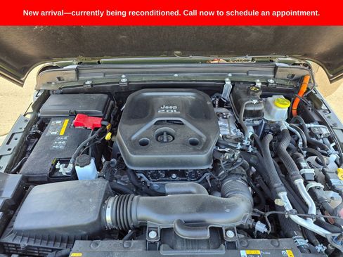 Used 2022 Jeep Wrangler Unlimited Sahara w/ Cold Weather Group AWD/4WD image 10