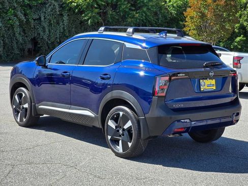 Used 2025 Nissan Kicks SR w/ SR Premium Package FWD image 24