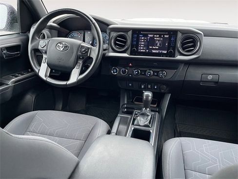 Used 2019 Toyota Tacoma TRD Sport image 10