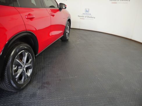 Used 2024 Honda HR-V EX-L image 4