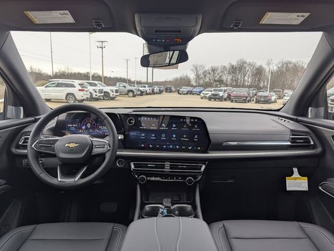 New 2026 Chevrolet Traverse LT w/ Sun and Wheel Package image 17