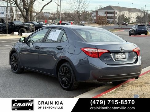 Used 2018 Toyota Corolla LE image 5