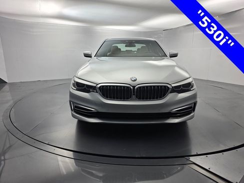Used 2020 BMW 530i w/ Premium Package image 2