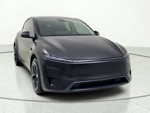 Used 2026 Tesla Model Y Performance AWD/4WD image 2