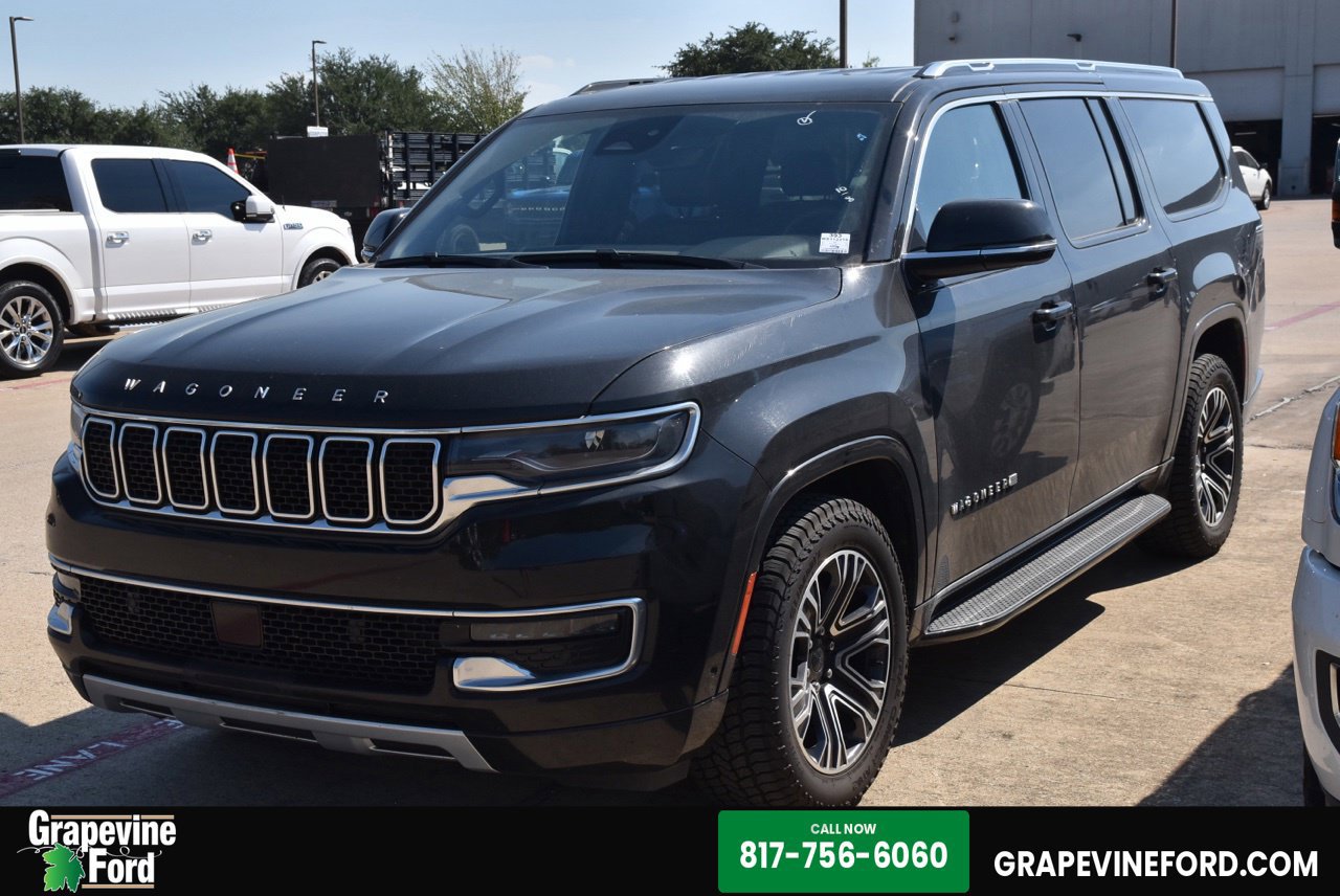 Used 2024 Jeep Wagoneer L Series II RWD image 1