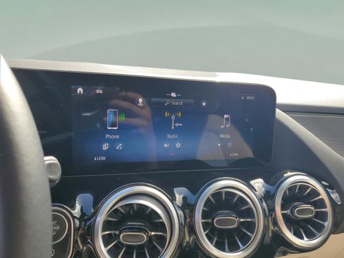 Certified 2025 Mercedes-Benz GLA 250 image 19