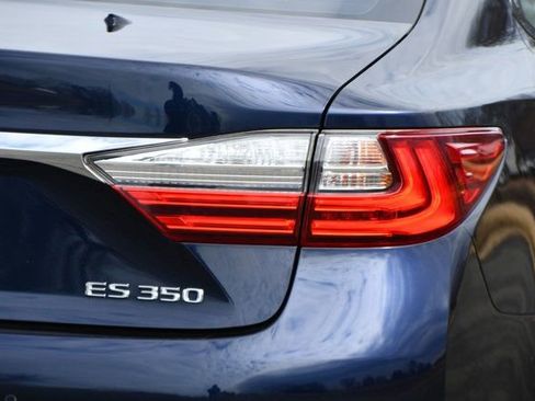 Used 2017 Lexus ES 350 w/ Navigation System Package image 11