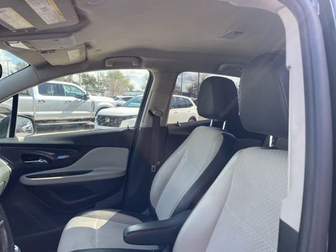 Used 2018 Buick Encore Preferred image 6