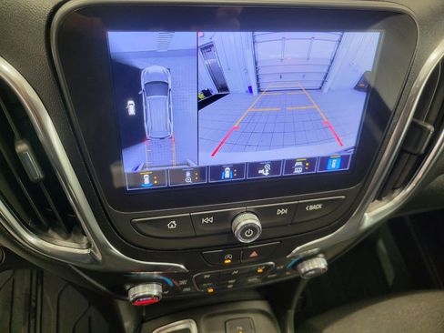 Used 2024 Chevrolet Equinox LT image 14