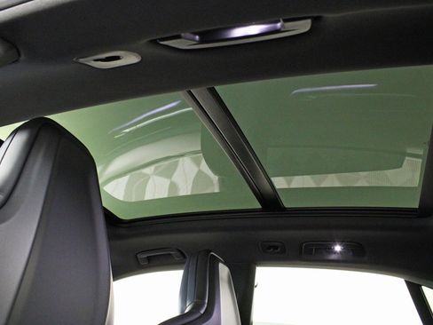 Used 2025 Porsche Macan Electric image 20