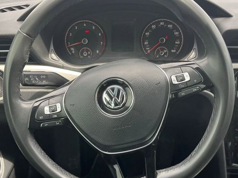 Used 2022 Volkswagen Passat 2.0T SE FWD image 8