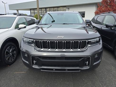 Used 2021 Jeep Grand Cherokee L Overland w/ Luxury Tech Group IV image 2