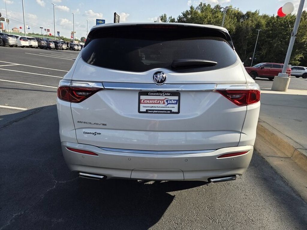 Used 2023 Buick Enclave Essence w/ Experience Buick Package FWD image 4