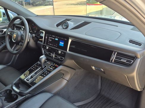 Certified 2026 Porsche Macan AWD/4WD image 26