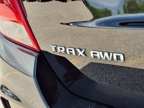 Used 2021 Chevrolet Trax LT w/ Midnight Edition AWD/4WD image 2
