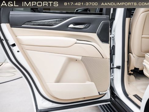 Used 2024 Cadillac Escalade Premium Luxury w/ Performance Package AWD/4WD image 57