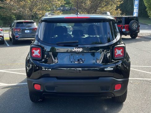 Used 2017 Jeep Renegade Latitude image 6