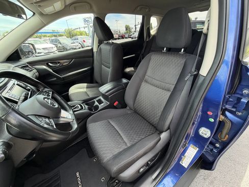 Used 2018 Nissan Rogue SV AWD/4WD image 9