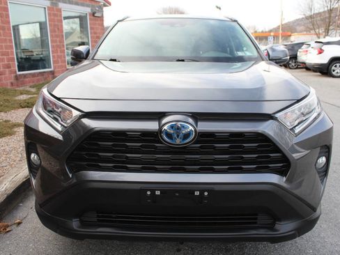 Used 2021 Toyota RAV4 XLE image 4