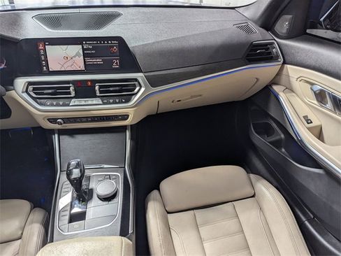 Used 2020 BMW 330i Sedan w/ M Sport Package image 8